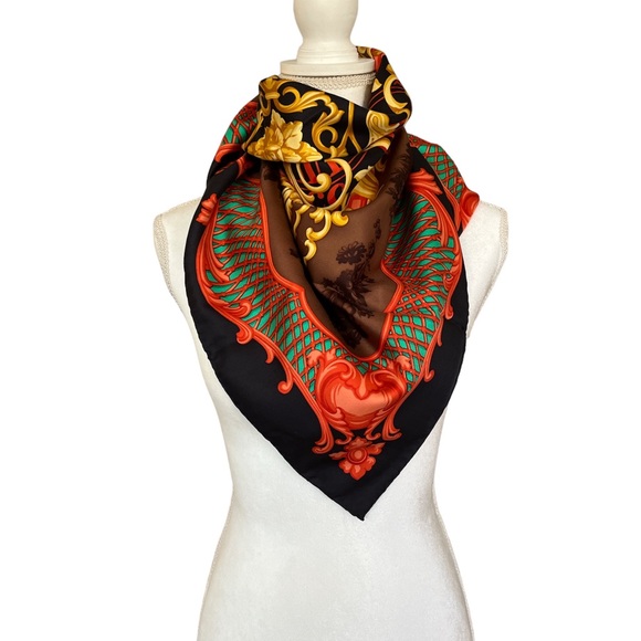 Gorgeous Italian Silk Scarf - Picture 2 of 8